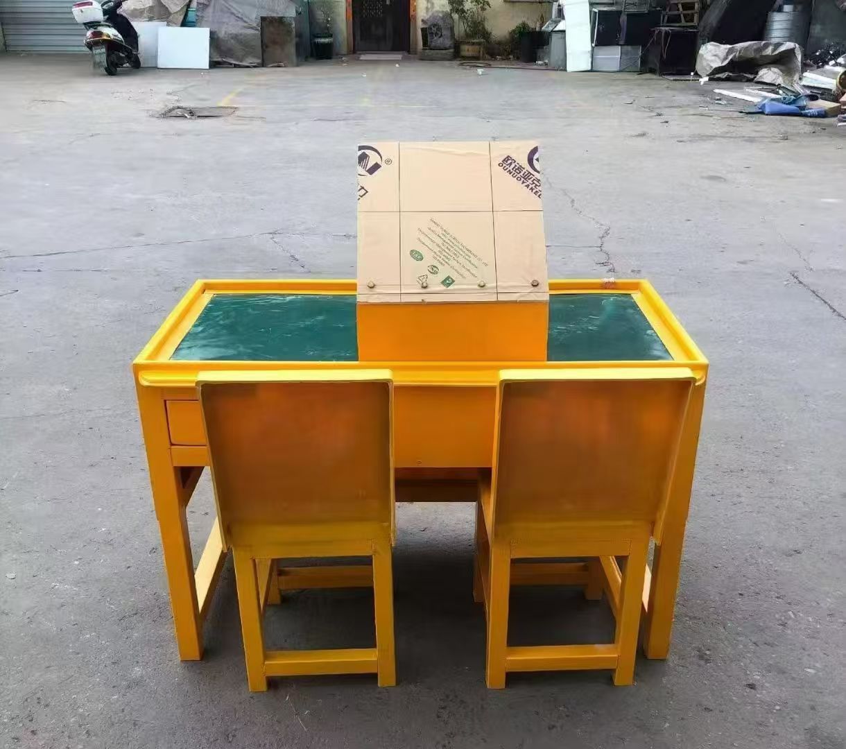 汝城防静电导通桌井下煤矿火工品发放桌：危险品流转的安全守护者